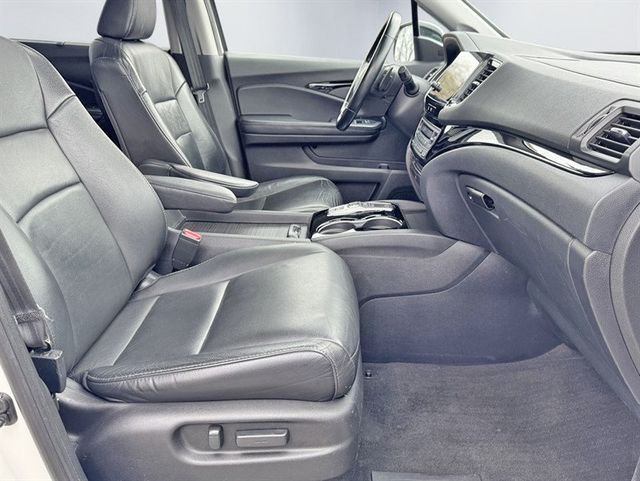 2019 Honda Pilot Touring 7-Passenger AWD - 22940169 - 26