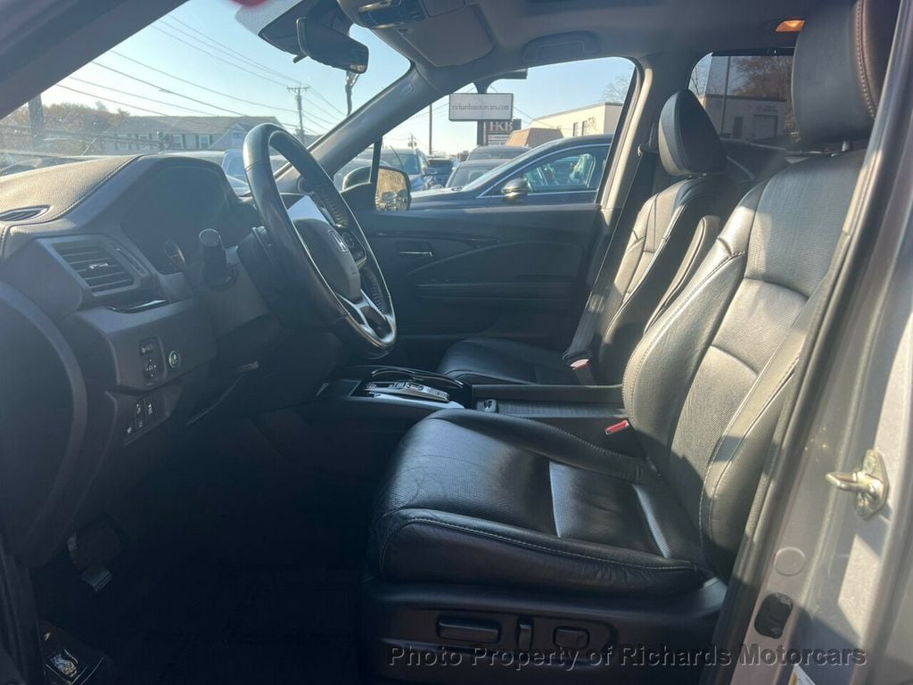 2019 Honda Pilot Touring 7-Passenger AWD - 22200290 - 7