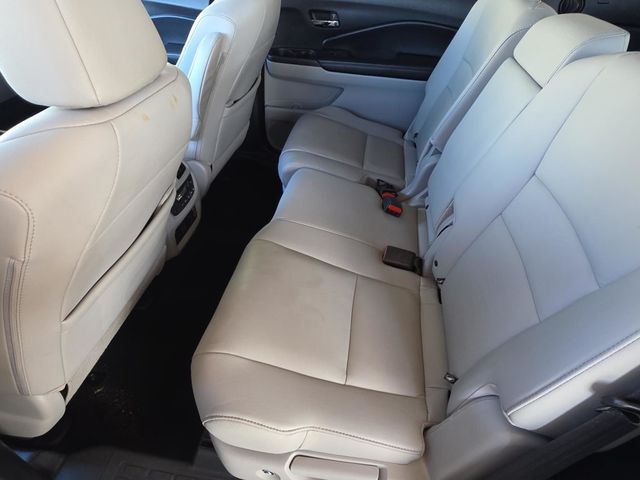 2019 Honda Pilot Touring 8-Passenger 2WD - 23030882 - 9