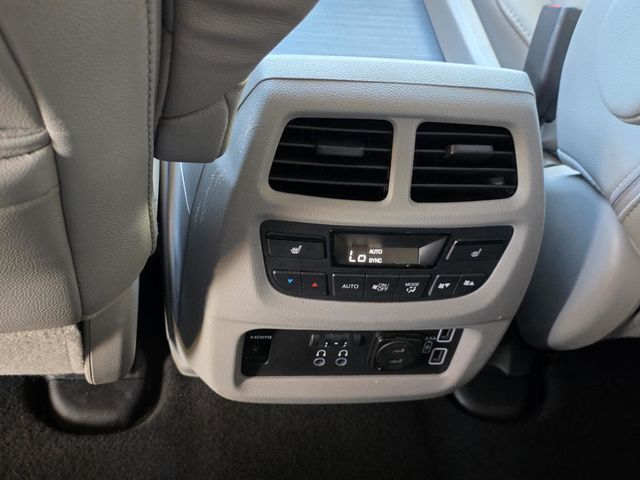 2019 Honda Pilot Touring 8-Passenger 2WD - 23030882 - 10
