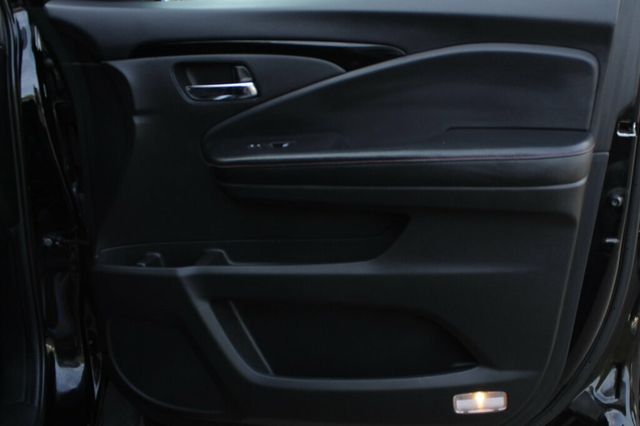 2019 Honda Ridgeline AWD BLACK EDITION W/ NAVIGATION, LEATHER, MOONROOF - 23049822 - 5