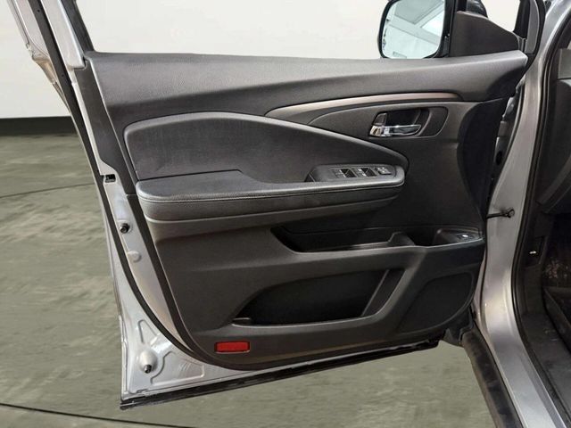 2019 Honda Ridgeline RTL-T AWD - 22977657 - 12