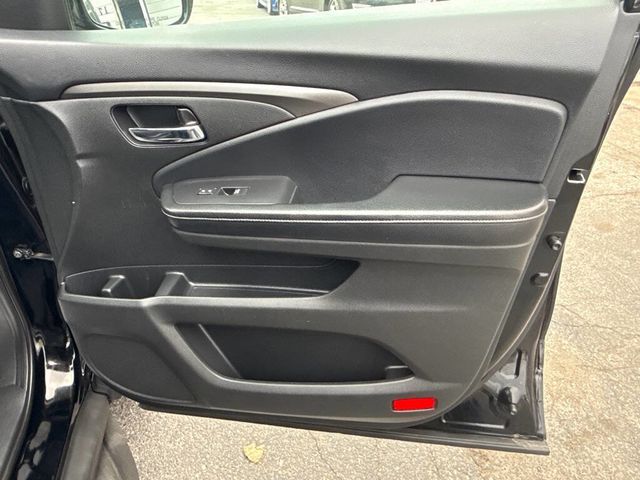 2019 Honda Ridgeline Sport AWD - 22857603 - 19