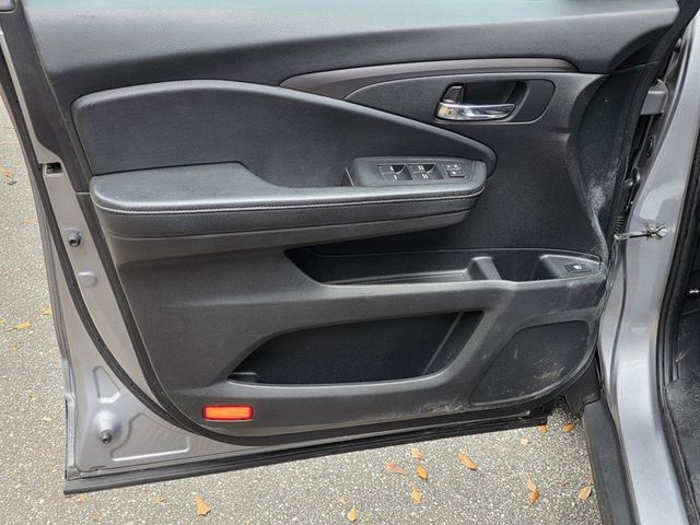 2019 Honda Ridgeline Sport AWD - 22986251 - 25