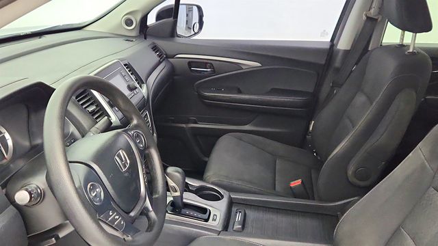 2019 Honda Ridgeline Sport AWD - 22973922 - 18
