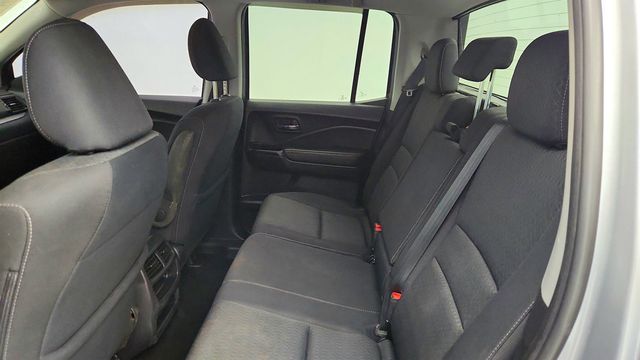 2019 Honda Ridgeline Sport AWD - 22973922 - 19