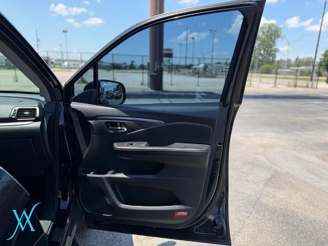 2019 Honda Ridgeline Sport Pickup 4D 5 ft - 23047230 - 19