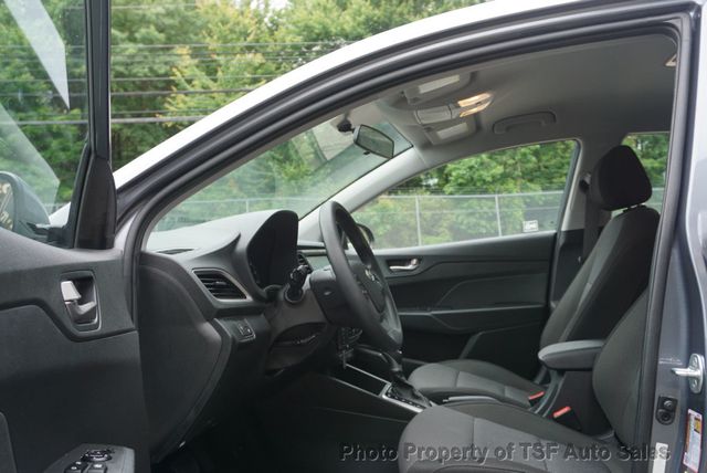 2019 Hyundai Accent SEL Sedan Automatic CARPLAY REAR CAMERA EXTREMELY LOW MILES  - 22865885 - 9