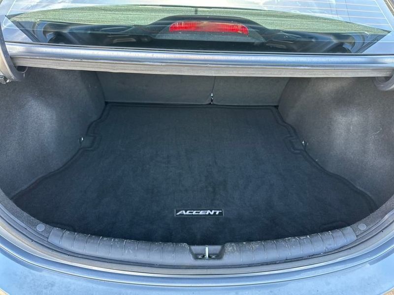 2019 Hyundai Accent SE Sedan Automatic - 22934460 - 19