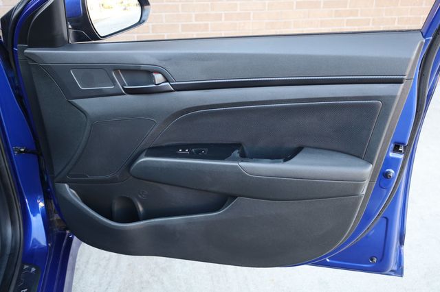 2019 Hyundai Elantra  - 22970717 - 21