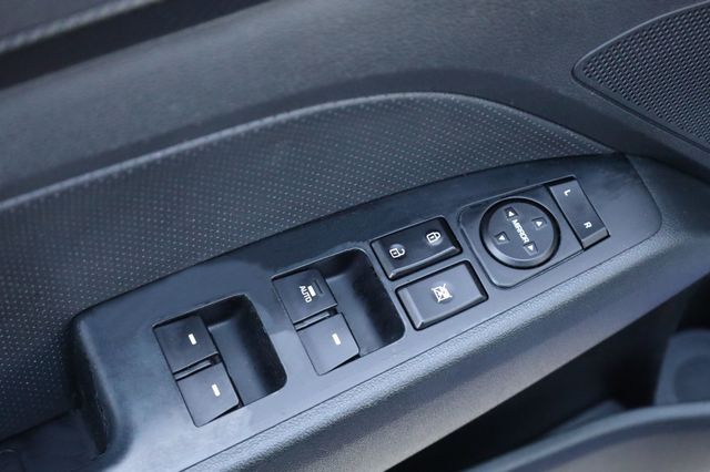 2019 Hyundai Elantra  - 22970717 - 29