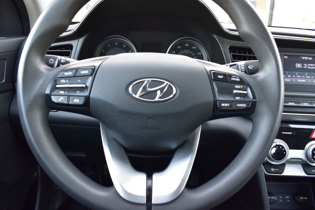 2019 Hyundai Elantra SE 2.0L Automatic - 22492017 - 23