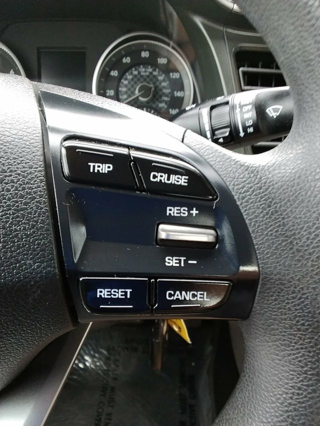 2019 Hyundai Elantra SE 2.0L Automatic - 23093361 - 13