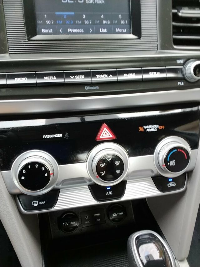2019 Hyundai Elantra SE 2.0L Automatic - 23093361 - 19