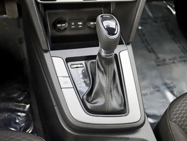 2019 Hyundai Elantra SE 2.0L Automatic - 22981365 - 18