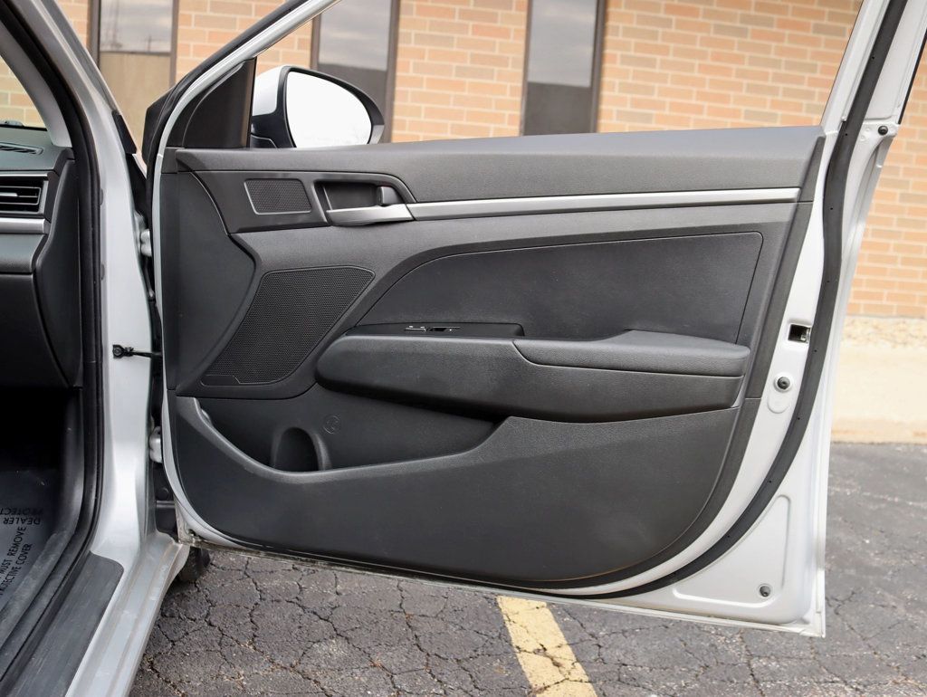 2019 Hyundai Elantra SE 2.0L Automatic - 22981365 - 24