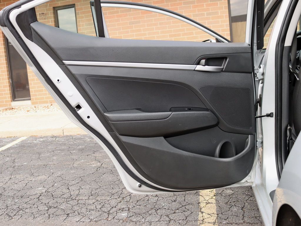 2019 Hyundai Elantra SE 2.0L Automatic - 22981365 - 25