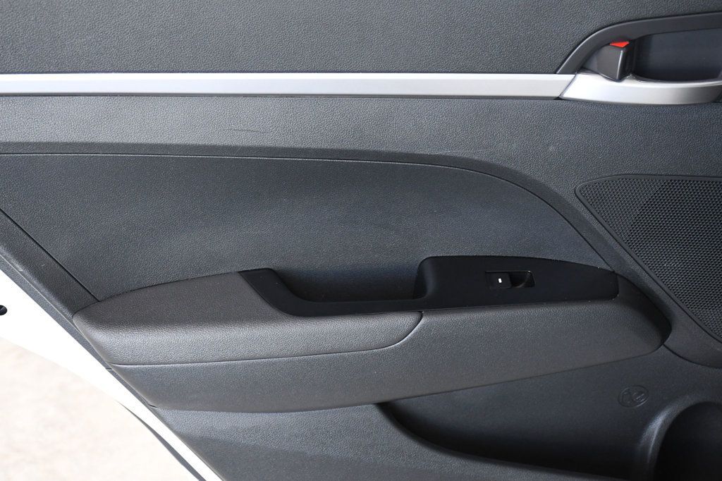 2019 Hyundai Elantra SE 2.0L Automatic - 22849211 - 10