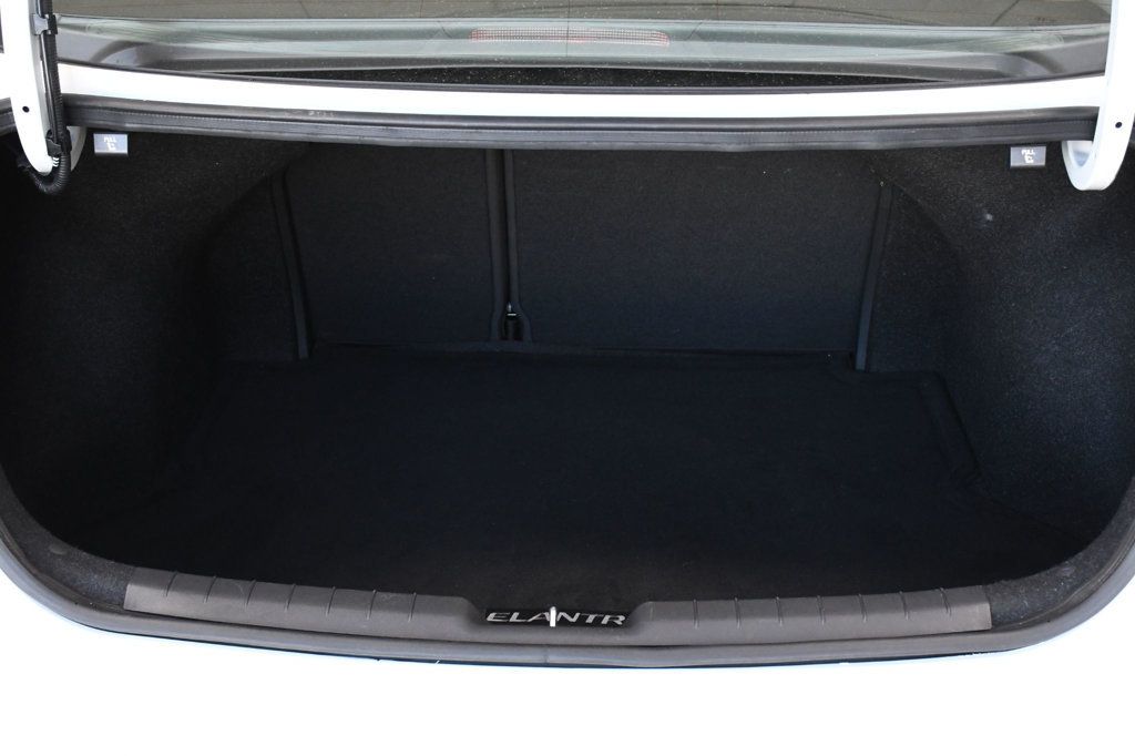 2019 Hyundai Elantra SE 2.0L Automatic - 22849211 - 12