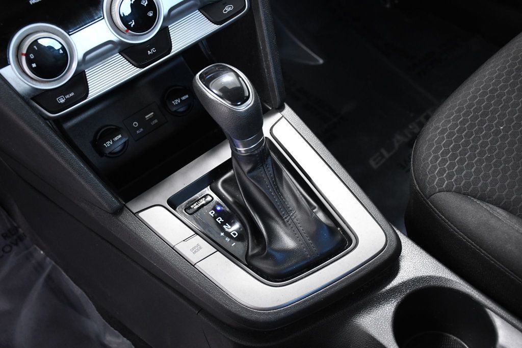2019 Hyundai Elantra SE 2.0L Automatic - 22849211 - 24