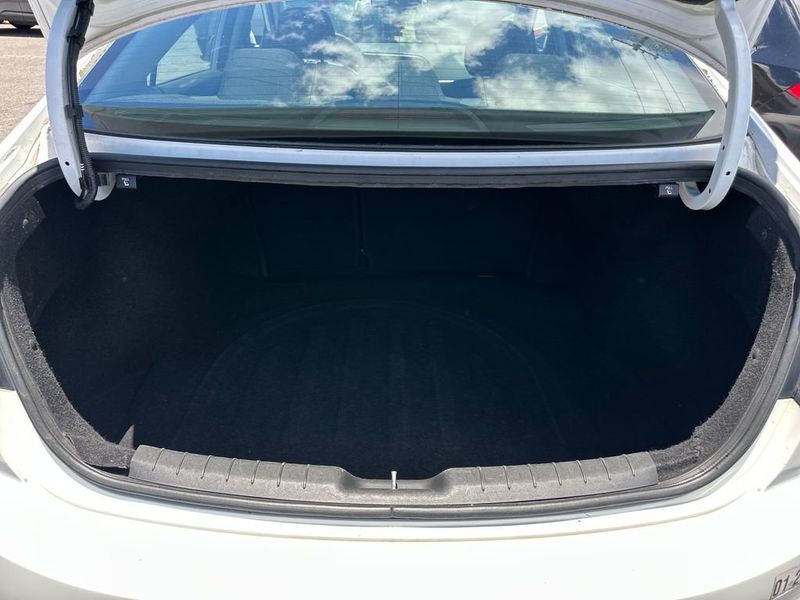 2019 Hyundai Elantra SEL - 23040345 - 19