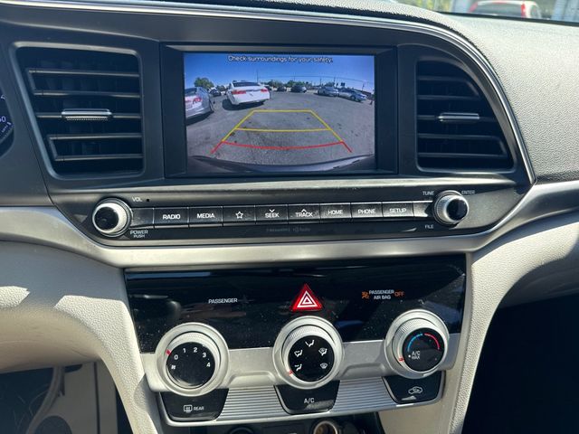 2019 Hyundai Elantra SEL - 23000697 - 11