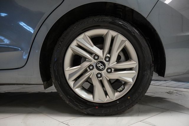2019 Hyundai Elantra SEL - 22949938 - 35