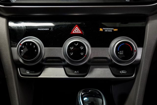 2019 Hyundai Elantra SEL - 22957162 - 23