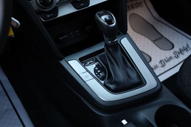 2019 Hyundai Elantra SEL Automatic - 22935962 - 30
