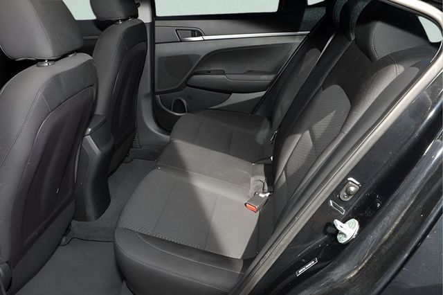 2019 HYUNDAI ELANTRA SE Manual - 22947739 - 12