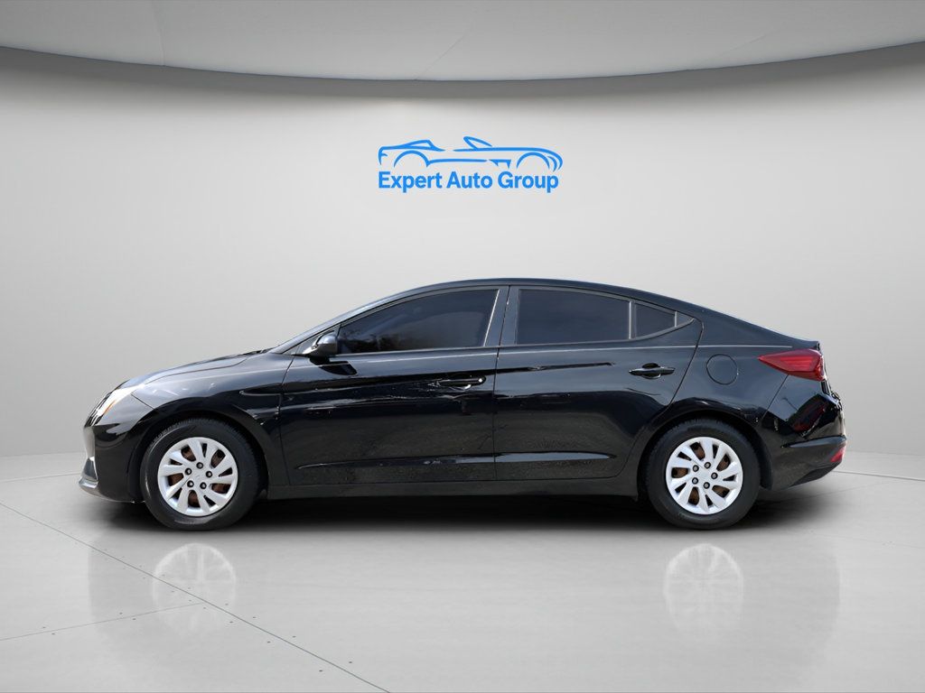 2019 Hyundai Elantra SE photo 2