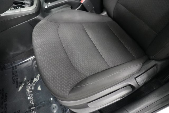 2019 Hyundai Elantra Value Edition - 23008451 - 11