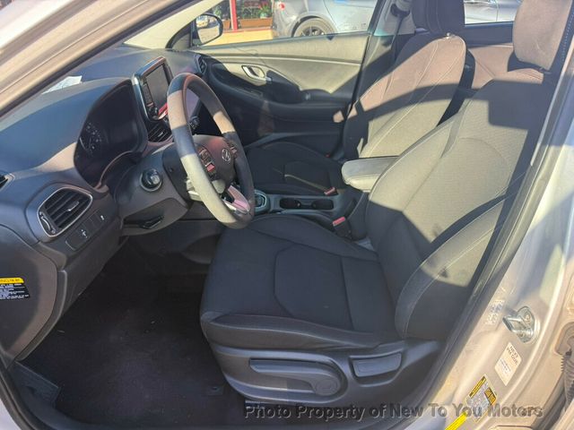 2019 Hyundai Elantra GT Automatic - 22946761 - 9