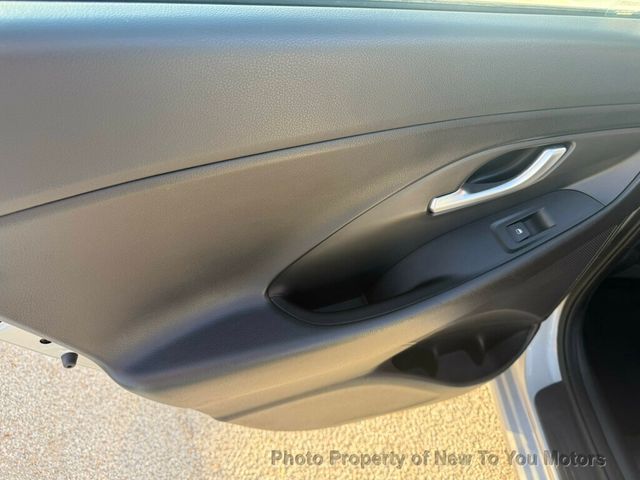 2019 Hyundai Elantra GT Automatic - 22946761 - 16