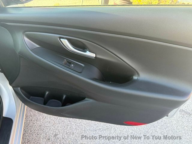 2019 Hyundai Elantra GT Automatic - 22946761 - 18