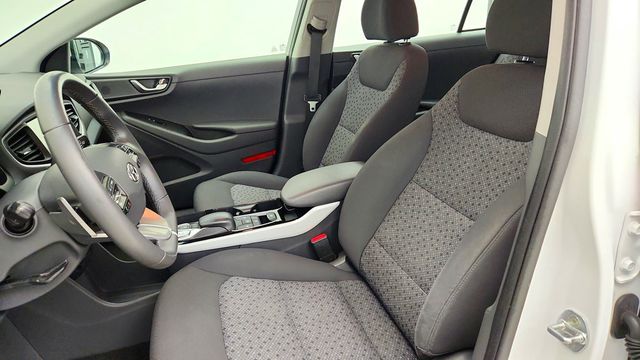 2019 Hyundai Ioniq Electric Hatchback - 23094202 - 18