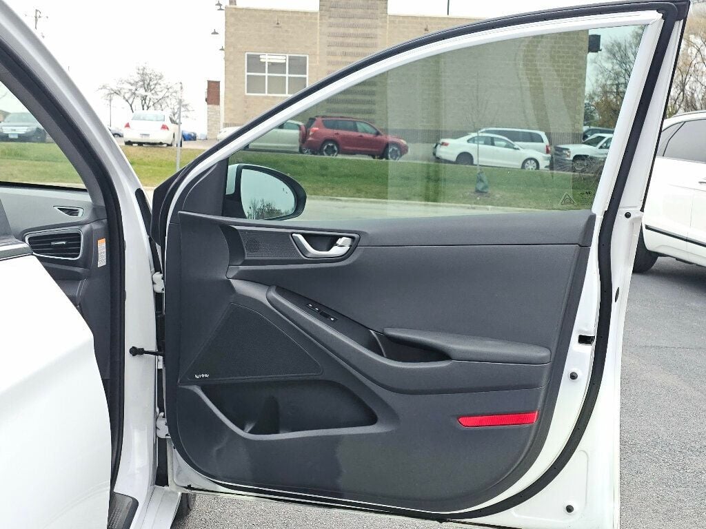 2019 Hyundai Ioniq Hybrid Limited Hatchback - 22943800 - 20