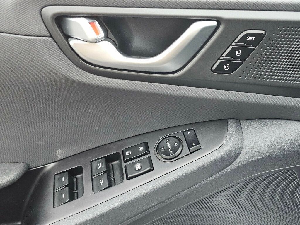 2019 Hyundai Ioniq Hybrid Limited Hatchback - 22943800 - 32