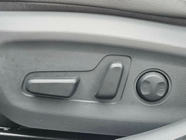 2019 Hyundai Ioniq Hybrid Limited Hatchback - 22943800 - 33