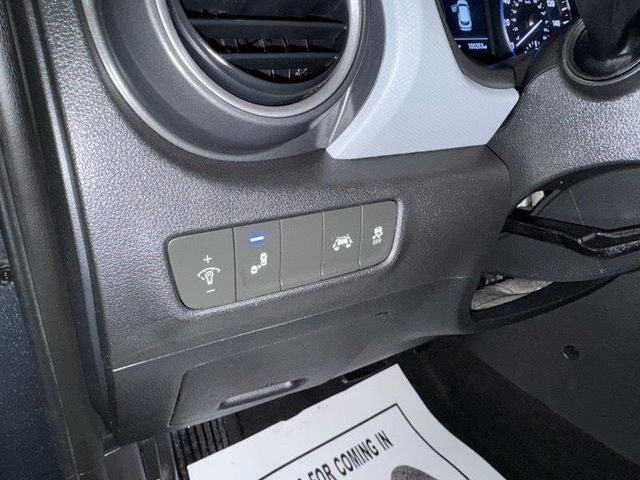 2019 Hyundai Kona SEL AWD - 23001158 - 12