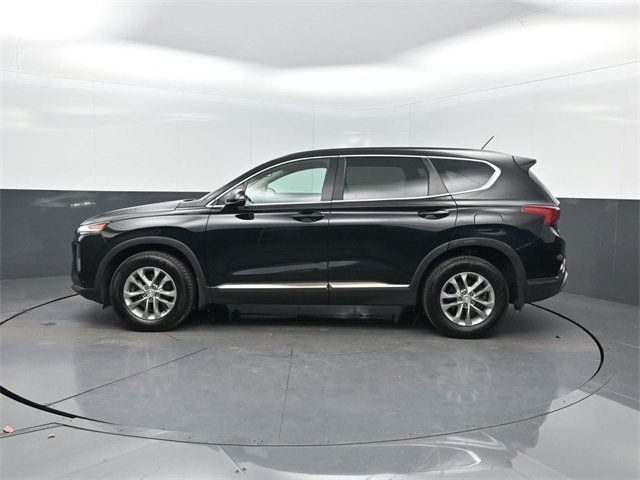 2019 Hyundai Santa Fe SE photo 2