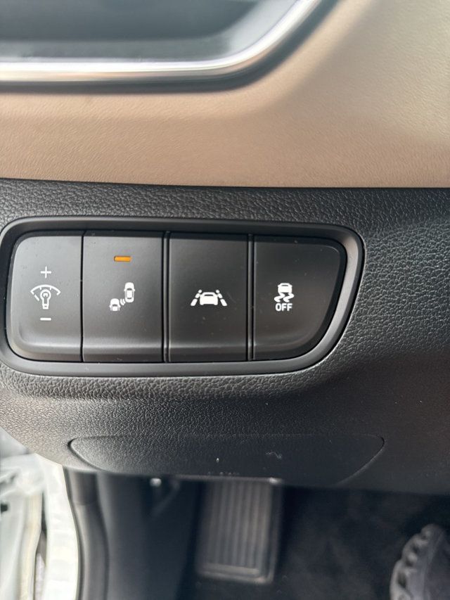 2019 Hyundai Santa Fe SE 2.4L Automatic FWD - 22893711 - 29