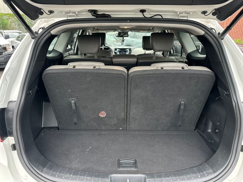 2019 Hyundai Santa Fe XL SE FWD - 23001975 - 19