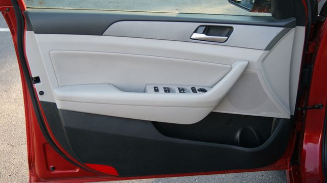 2019 Hyundai Sonata 3 MONTH WARRANTY , JUST SERVICED , VERY CLEAN INSIDE AND OUT  - 23072447 - 33