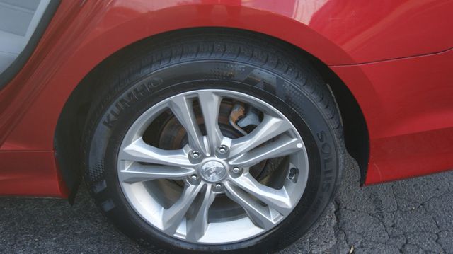 2019 Hyundai Sonata 3 MONTH WARRANTY , JUST SERVICED , VERY CLEAN INSIDE AND OUT  - 23072447 - 60