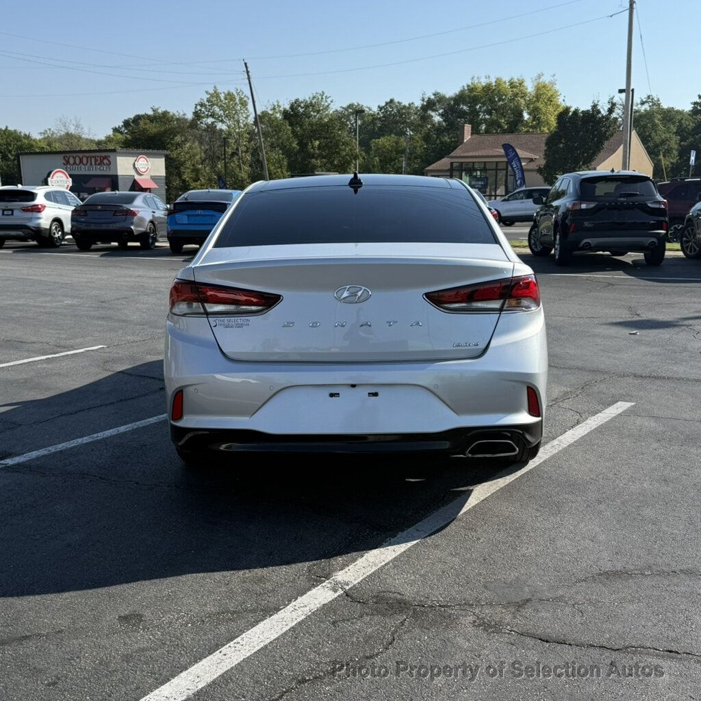 Hyundai Sonata photo 11