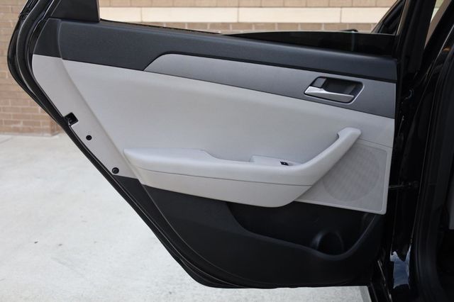 2019 Hyundai Sonata SE - 23024627 - 16