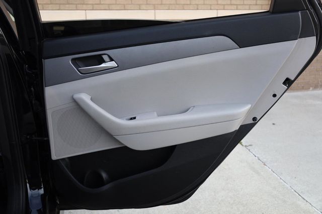 2019 Hyundai Sonata SE - 23024627 - 19