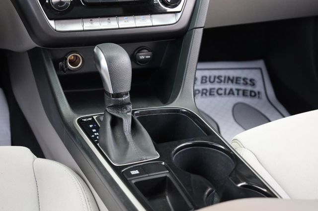 2019 Hyundai Sonata SE - 23024627 - 37