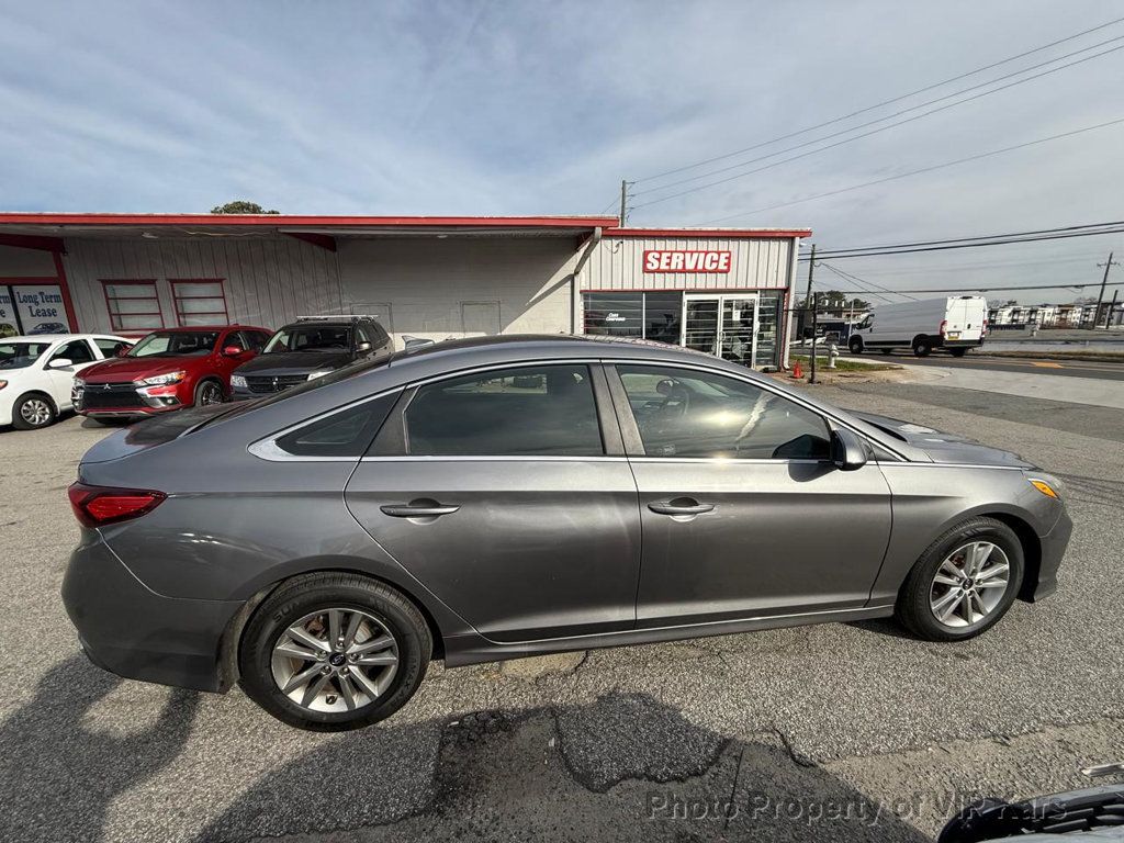 2019 Hyundai Sonata SE 2.4L - 22958178 - 5